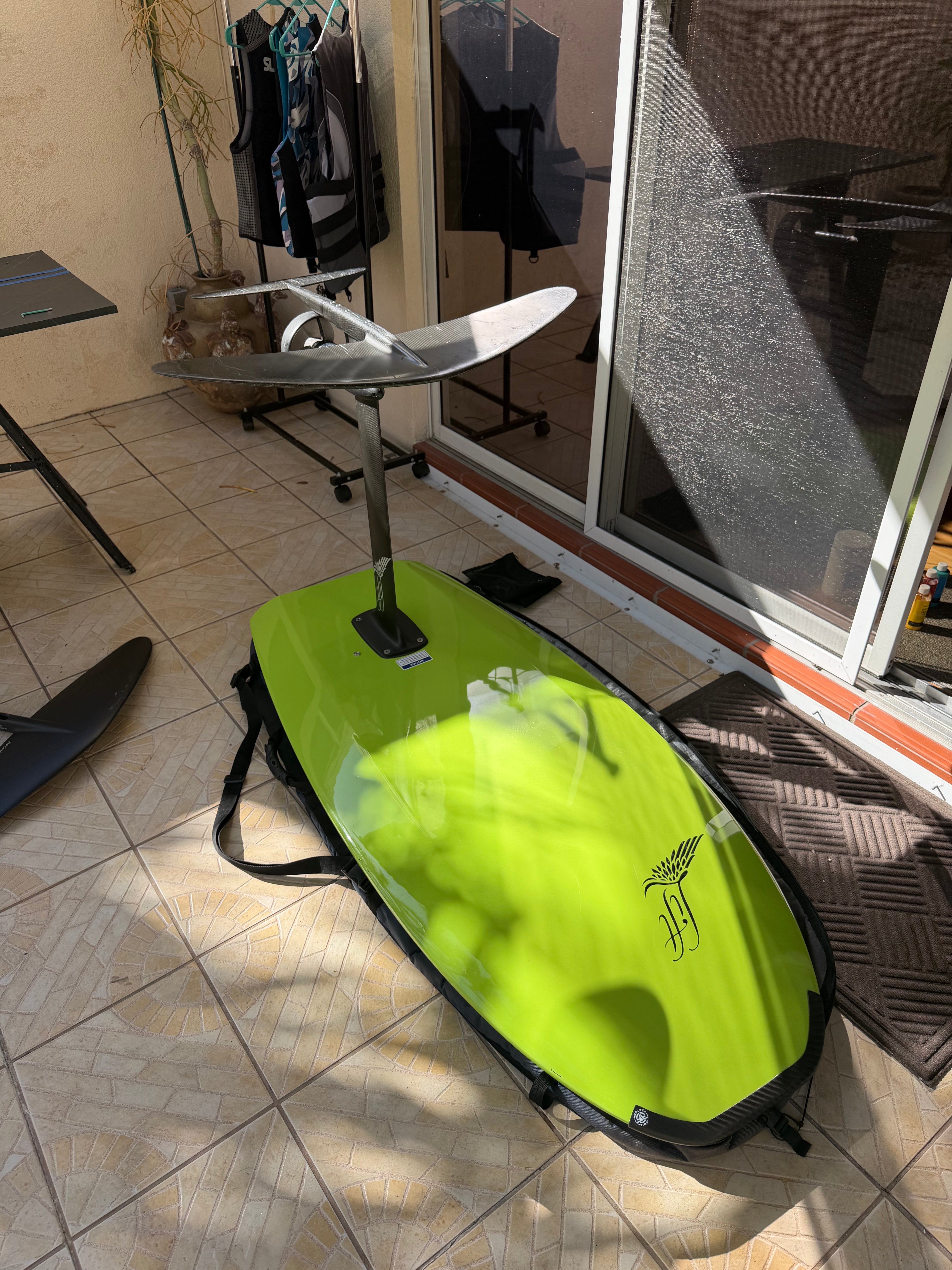 Pre-Owned Lift4 eFoil - 5'4 Lime Light Green